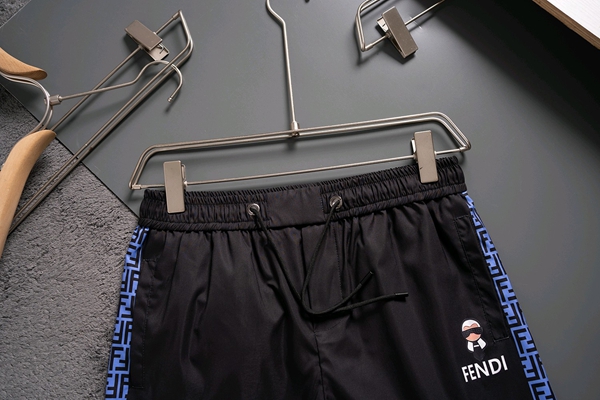 ブランドハーフパンツ側面デザイン